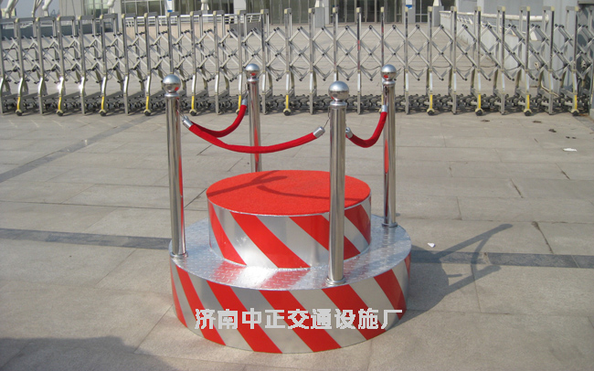 雙層圓崗臺
