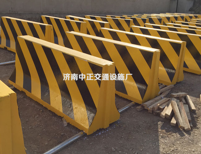 長2米水泥墩可穿管