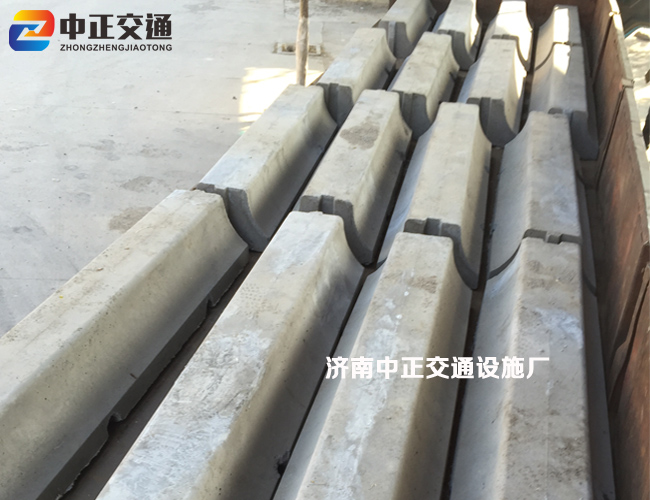 水泥隔離墩 長(zhǎng)2米