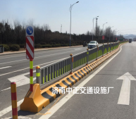 長條水泥隔離墩，新澤西護欄底座水泥墩